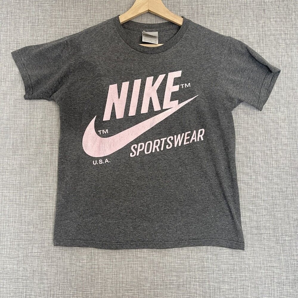 Nike Sportswear Shirt Women’s Medium Heather Gray Pink